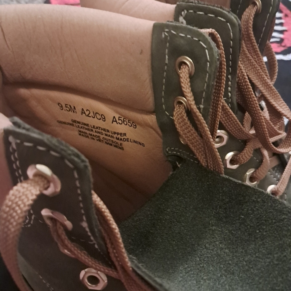 Green Timberland Boots - Picture 6 of 10